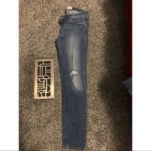 Hollister Jeans *NEVER WORN*